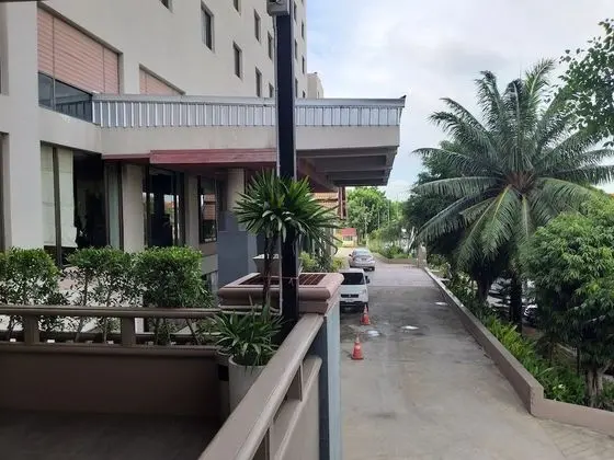 Songphanburi Hotel - Dış Mekan