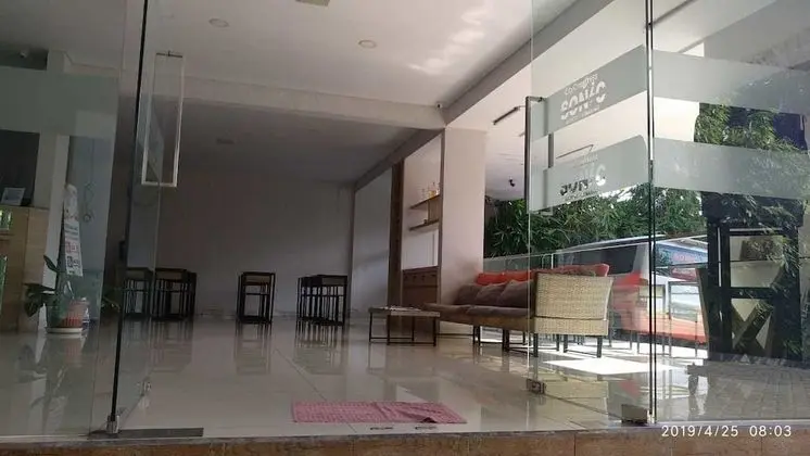 Hotel Sonic Airport Semarang - İç Mekan