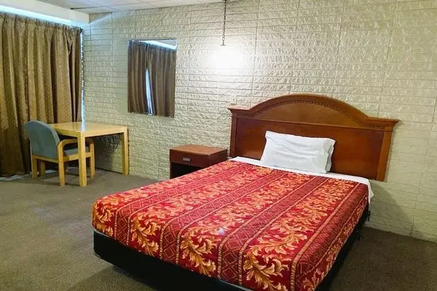 Sonrise Inn Lincoln Hwy By OYO