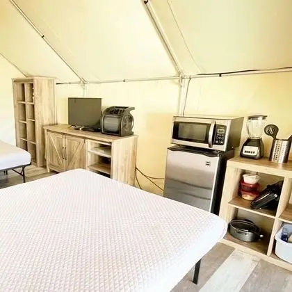 Son's Blue River Camp Glamping Cabin L - Oda