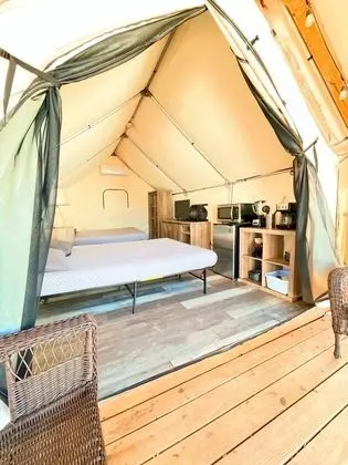 Son's River Ranch Glamping Cabin 38 - İç Mekan