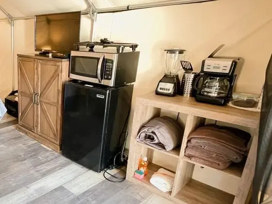 Son's River Ranch Glamping Cabin 6 - Mutfak