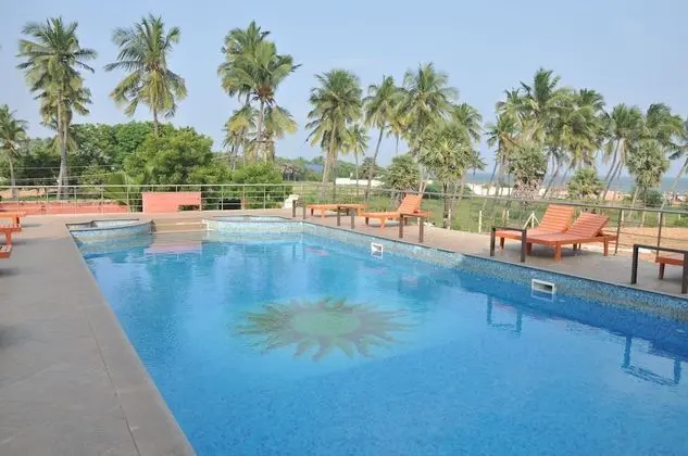 Soorya Beach Resort - Havuz