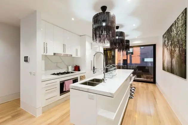 SOPHIA, 2BDR North Melbourne House - Mutfak