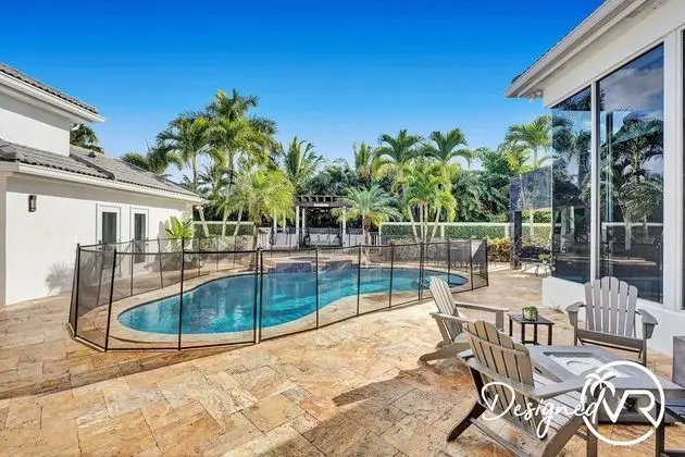 Sophia's Compound resort w heated pool - Havuz