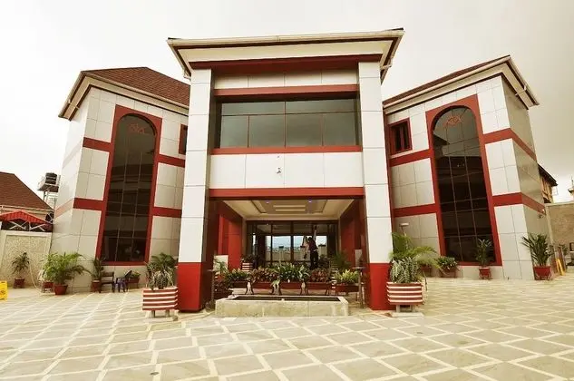 Soprom Hotel & Suites