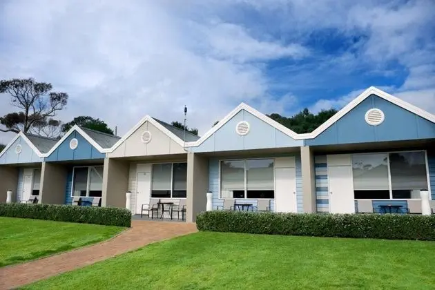 SORRENTO BEACH MOTEL
