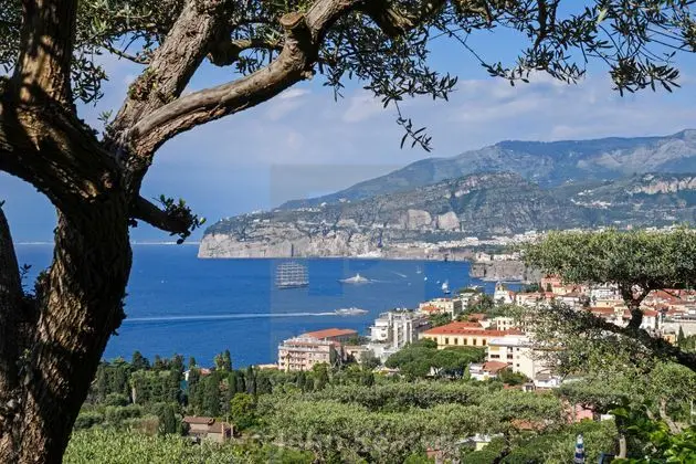 SORRENTOBAY