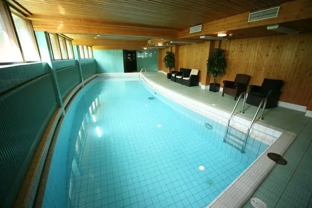 Hotel Sorsanpesä - Havuz