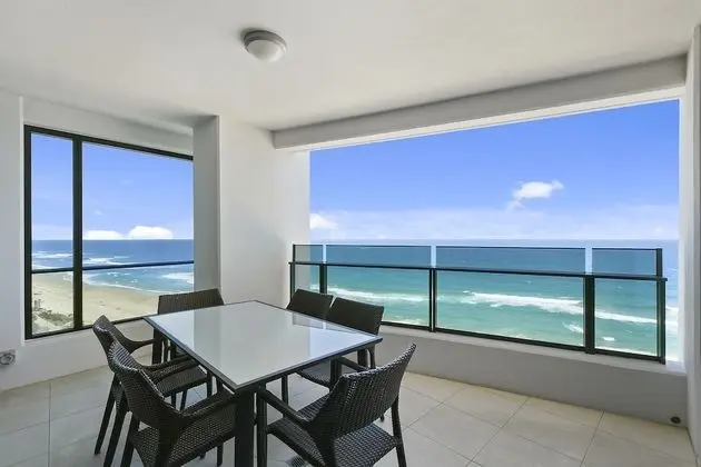 Soul on the Esplanade - HR Surfers Paradise