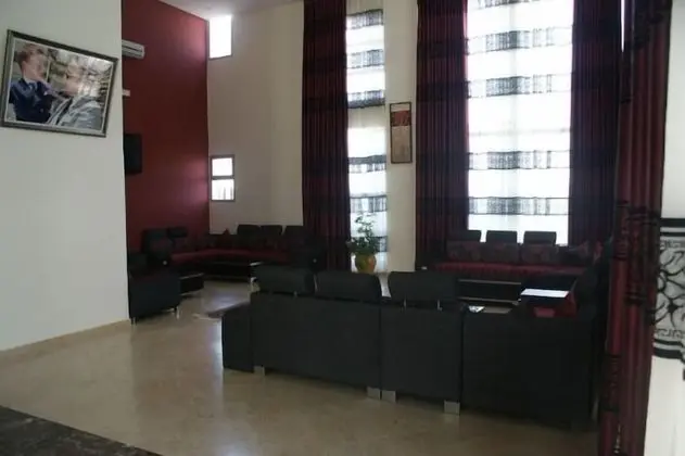 Sourebou Chez Appart Hotel Founty Beach - Yerinde Yemek