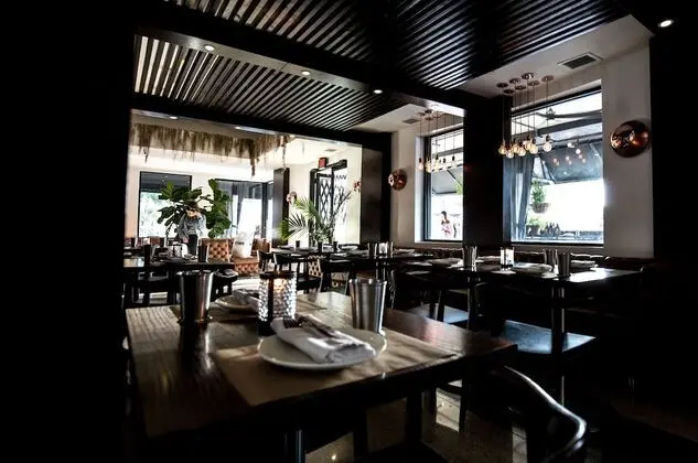 South Beach Plaza Hotel - Lobi