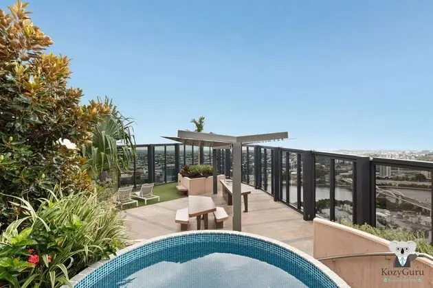 South Brisbane 2 Bedrooms Apartment with Free Parking by KozyGuru - Dış Mekan