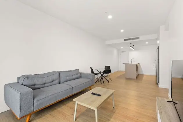 South Brisbane 2 Bedrooms Apartment with Free Parking by KozyGuru - İç Mekan