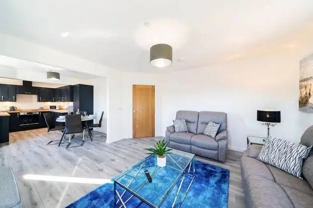 South Esk Apartment 7 - Modern 3 bed Apartment
