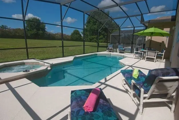 South-facing Pool With Spa & Games Room - Havuz