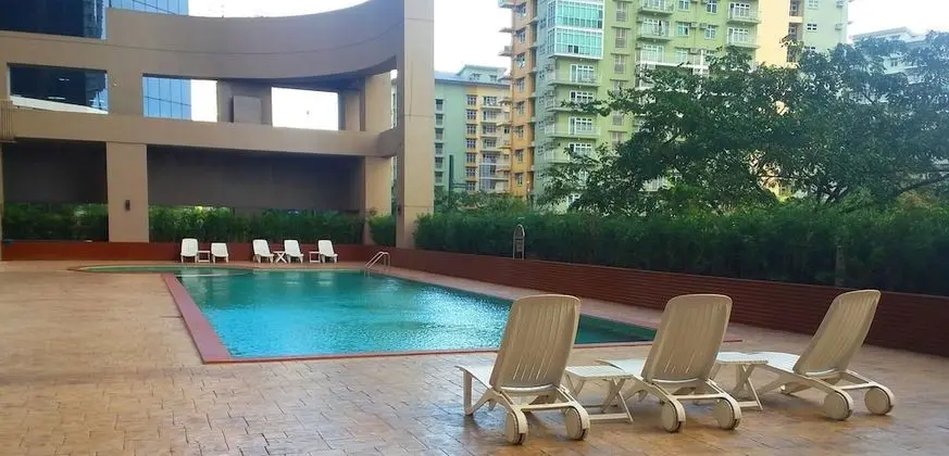South of Market Private Residences - Havuz