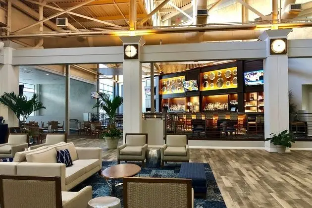 Southbank Hotel by Marriott Jacksonville Riverwalk - Lobi