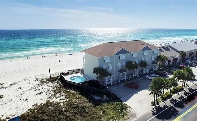 Southern Exposure Townhome by Panhandle Getaways
