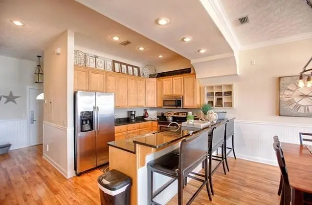 Southern Exposure Townhome by Panhandle Getaways - Mutfak