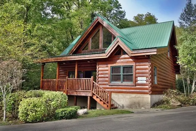 Southern Hospitality - Two Bedroom Cabin