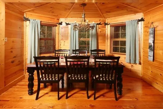 Southern Hospitality - Two Bedroom Cabin - Mutfak