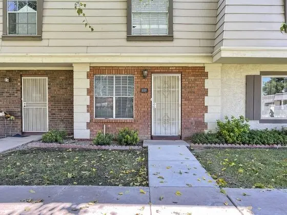 Southwest Splendor 2BR Tempe Townhome - Dış Mekan