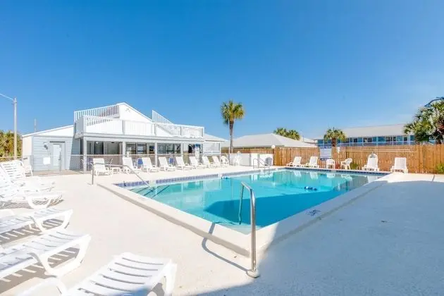 Southwind by Book That Condo - Havuz