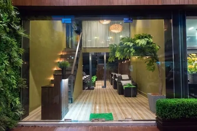 Sovereign Group Hotel - Spa