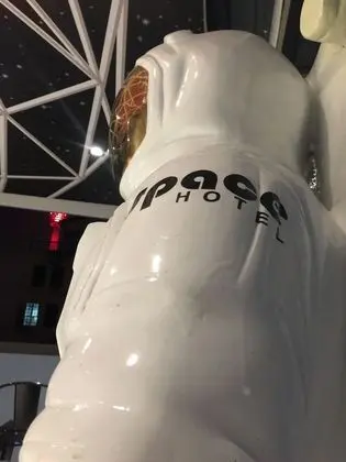 Space Hotel - İç Mekan