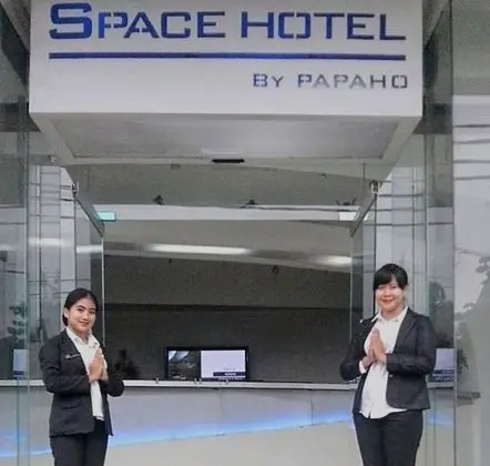 Space Hotel by Papaho