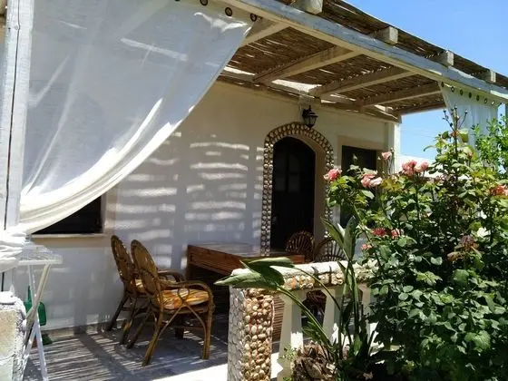 Spaceful Apartment With Veranda n Garden - Dış Mekan