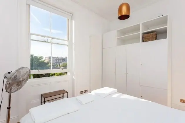 Spacious 1 Bedroom Apartment in Brighton Beside the Sea