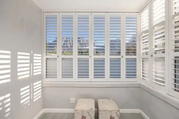Spacious 1 Bedroom Apartment in Claremont With Great Views - İç Mekan