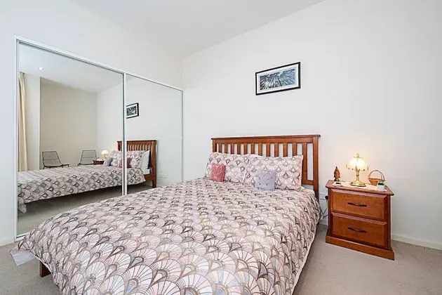 Spacious 1-Bedroom Apartment With Parking - Oda