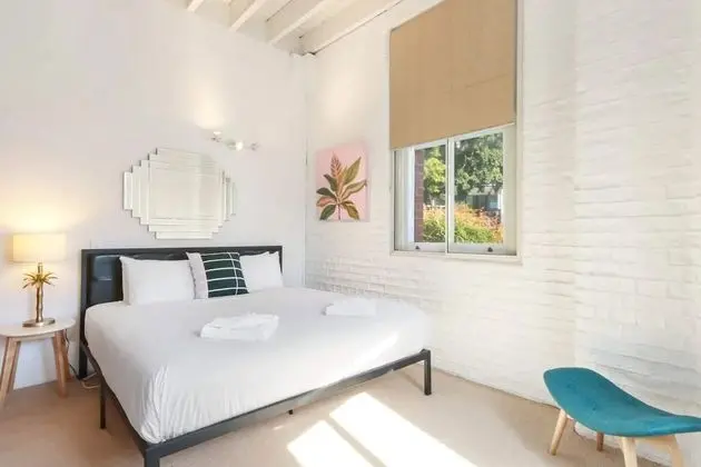 Spacious 1 Bedroom Apartment in Teneriffe, Brisbane - Oda