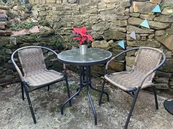 Spacious 1 Bedroom Cottage Between Coasts - Dış Mekan