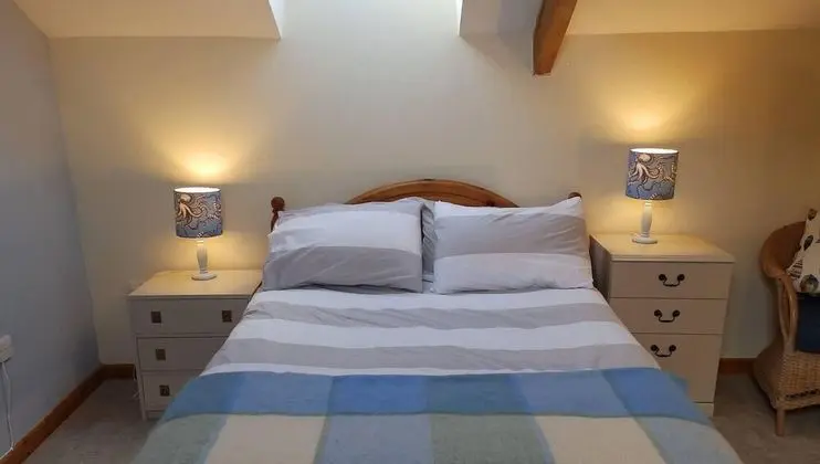 Spacious 1 Bedroom Cottage Between Coasts - Oda