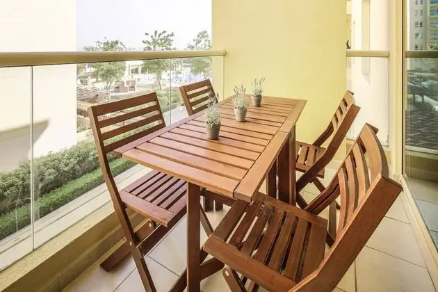 Spacious 1BR in Beautiful Greens! Sleeps 6 - İç Mekan