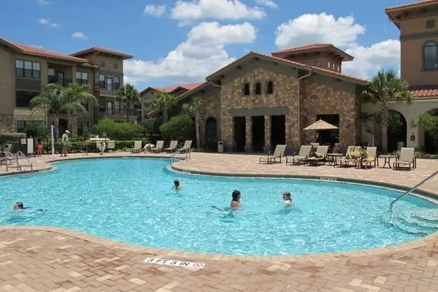 Spacious 2 Bed 2 Bath Condo In Bella Piazza Resort - Havuz
