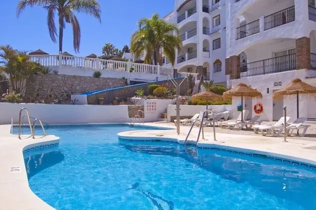 Spacious 2 Bed Apartment in Calahonda