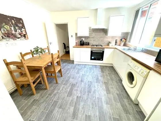 Spacious 2-bed Apartment With Hot tub and Parking - Mutfak