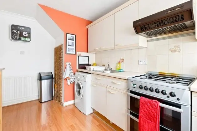 Spacious 2 Bedroom Apartment in Cricklewood - Mutfak
