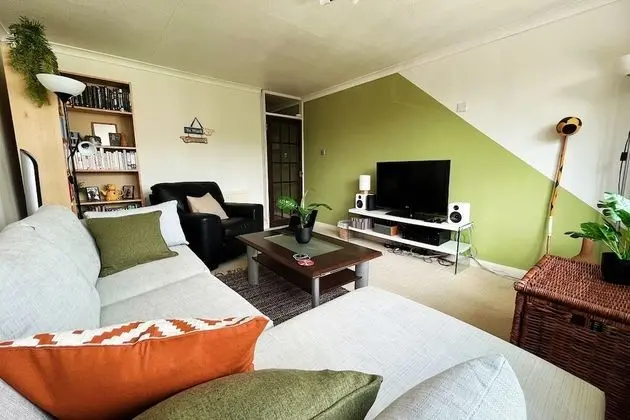 Spacious 2 Bedroom Apartment in Cricklewood - Oda Düzeni