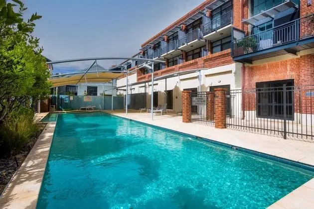 Spacious 2 Bedroom Apartment With Pool, Gym, and Parking