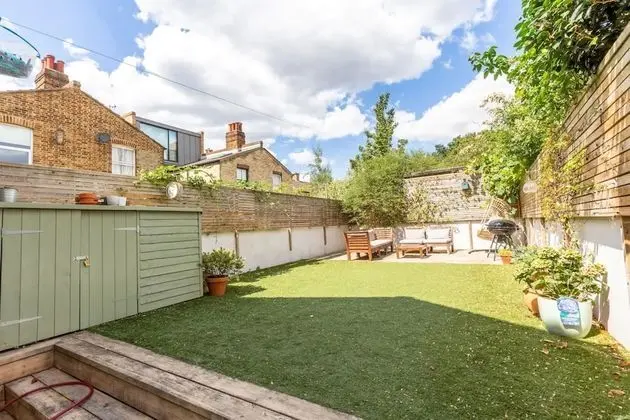 Spacious 2 Bedroom Home in Lewisham