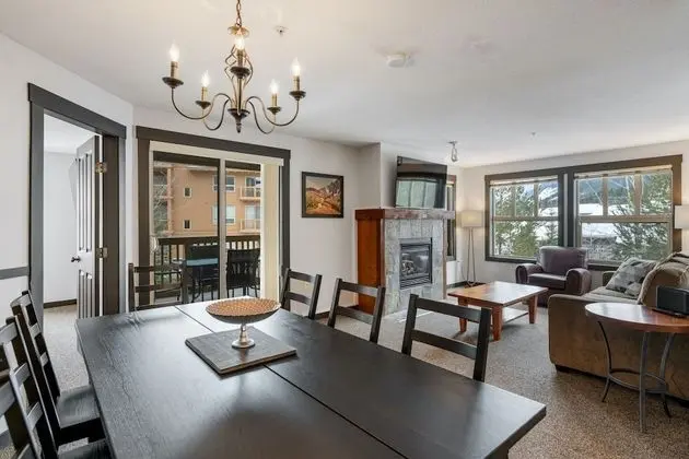 SPACIOUS 2-Br 2-Ba | Ski In/Out | Pool & Hot Tubs | in Heart of PANORAMA RESORT - Öne Çıkan Resim