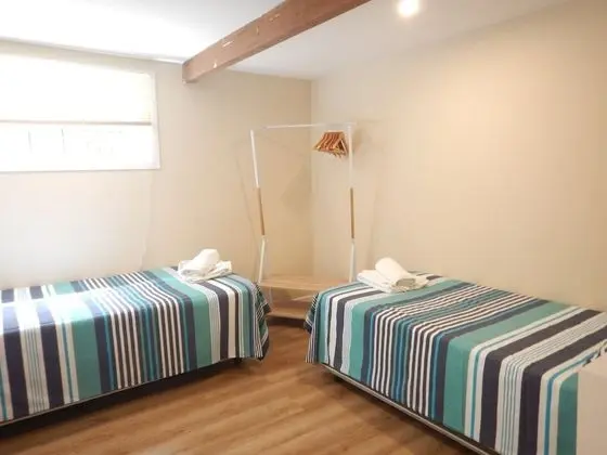 Spacious 2-Storey Home By The Bay: Sleeps 12 - Oda