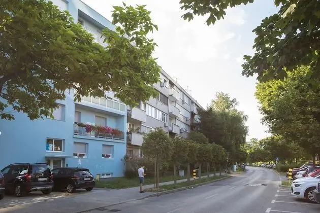 Spacious 2bdr Apartment With Beautiful Terrace