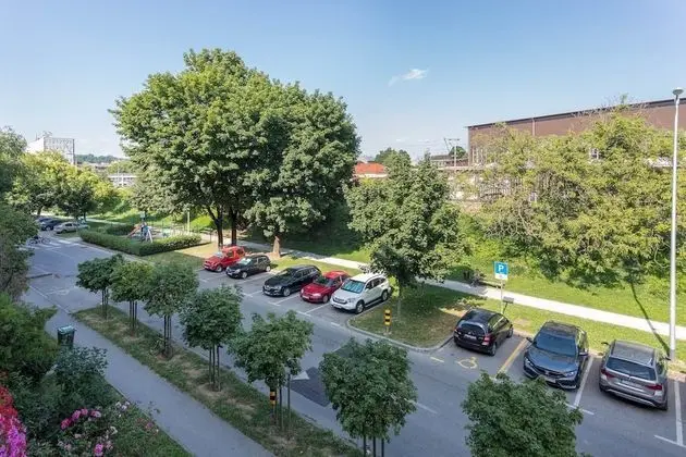 Spacious 2bdr Apartment With Beautiful Terrace - Dış Mekan